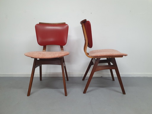 Vintage stoelen (2). Deense stijl Mid-Century rood/roze.