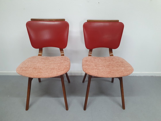 Image 1 of Vintage stoelen (2). Deense stijl Mid-Century rood/roze.