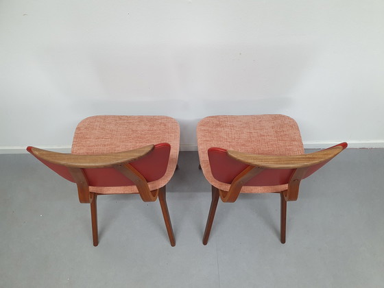 Image 1 of Vintage stoelen (2). Deense stijl Mid-Century rood/roze.