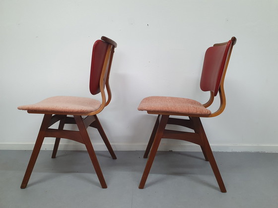 Image 1 of Vintage stoelen (2). Deense stijl Mid-Century rood/roze.