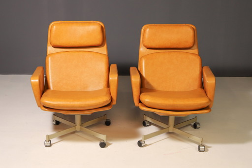 Vintage lounge stoelen van Kovona | Tsjecho-Slowakije, 1970