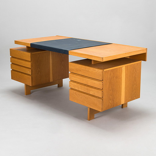 Bureau van Olavi Hänninen, 1960 Finland