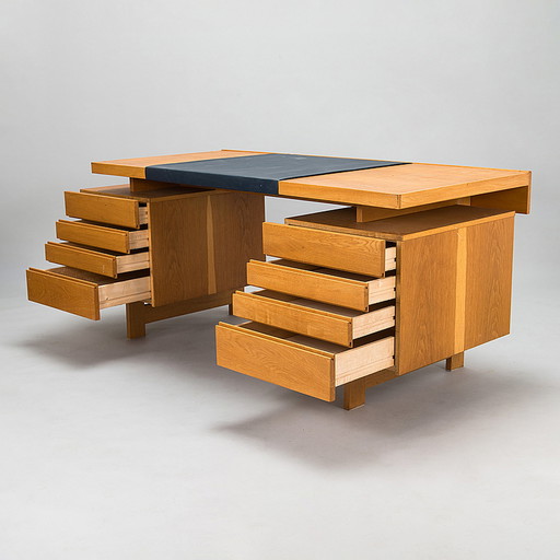 Bureau van Olavi Hänninen, 1960 Finland