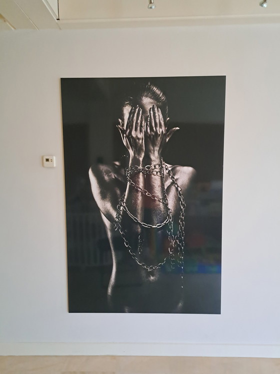 Image 1 of Aluminium Schilderij 'Tied Woman'