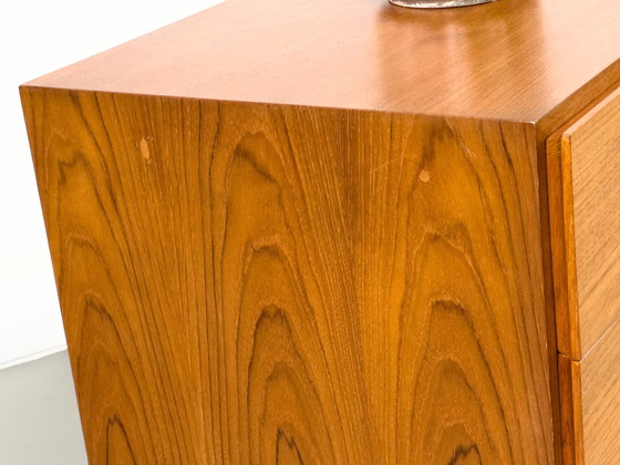 Image 1 of Laag teak dressoir met laden 1970S