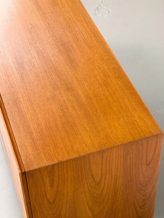 Image 1 of Laag teak dressoir met laden 1970S