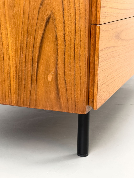 Image 1 of Laag teak dressoir met laden 1970S