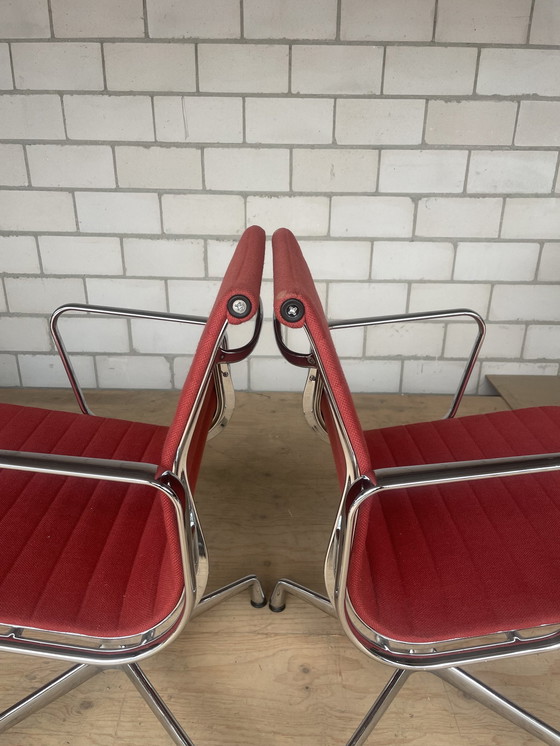 Image 1 of Vitra Eames Ea108 Hopsak/Chroom (Rood)