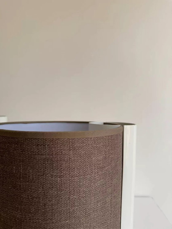Image 1 of 2X Vintage tafellamp, wit en bruin, "Fluette" van Gramigna