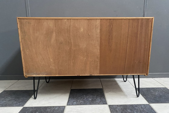 Image 1 of Blond houten lage kast 1970S