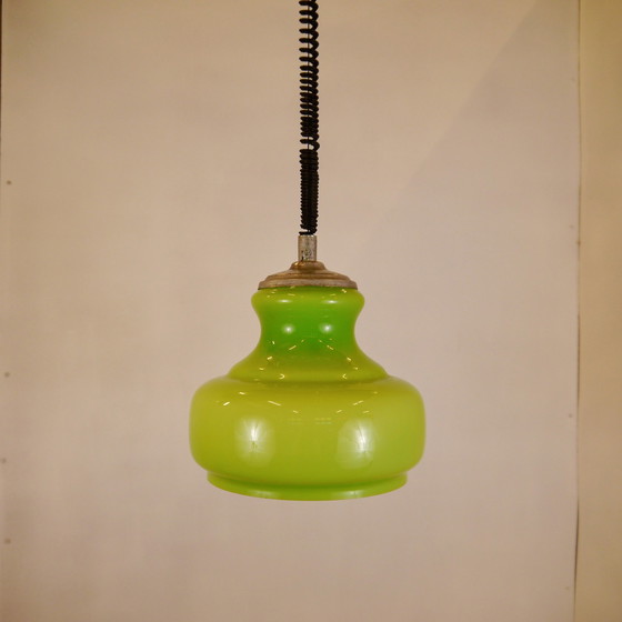 Image 1 of Vintage appelgroene opaline hanglamp uit de jaren 70