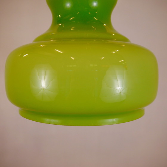 Image 1 of Vintage appelgroene opaline hanglamp uit de jaren 70