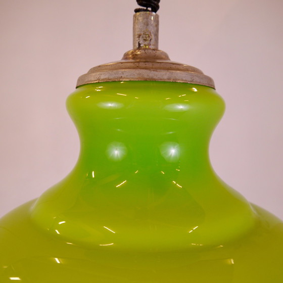 Image 1 of Vintage appelgroene opaline hanglamp uit de jaren 70