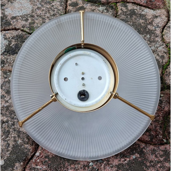 Image 1 of Paar vintage wandlampen van goudkleurig metaal en glas in de vorm van een Chinese hoed