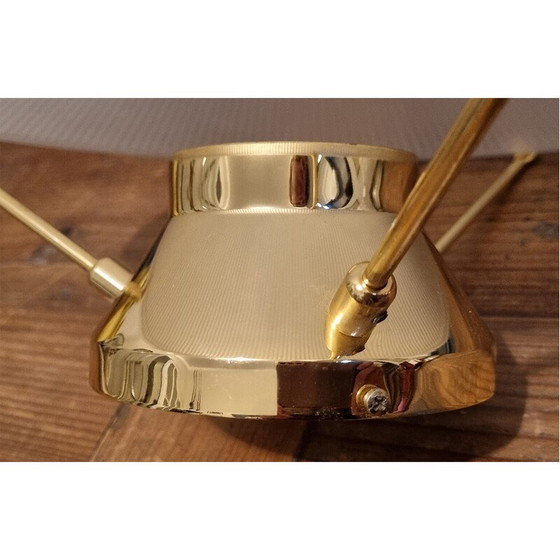 Image 1 of Paar vintage wandlampen van goudkleurig metaal en glas in de vorm van een Chinese hoed