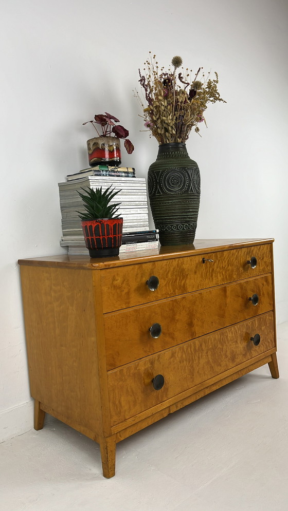 Image 1 of Zweeds vintage houten ladekast met metalen greepjes