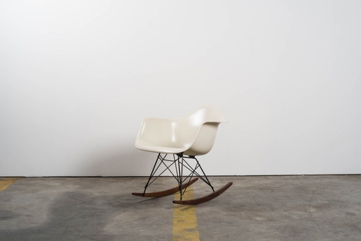 Charles & Ray Eames - Herman Miller RAR schommelstoel