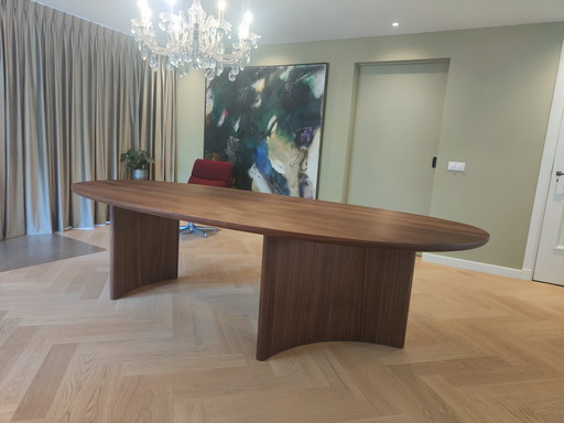 Arco Dew nieuwe noten houten tafel