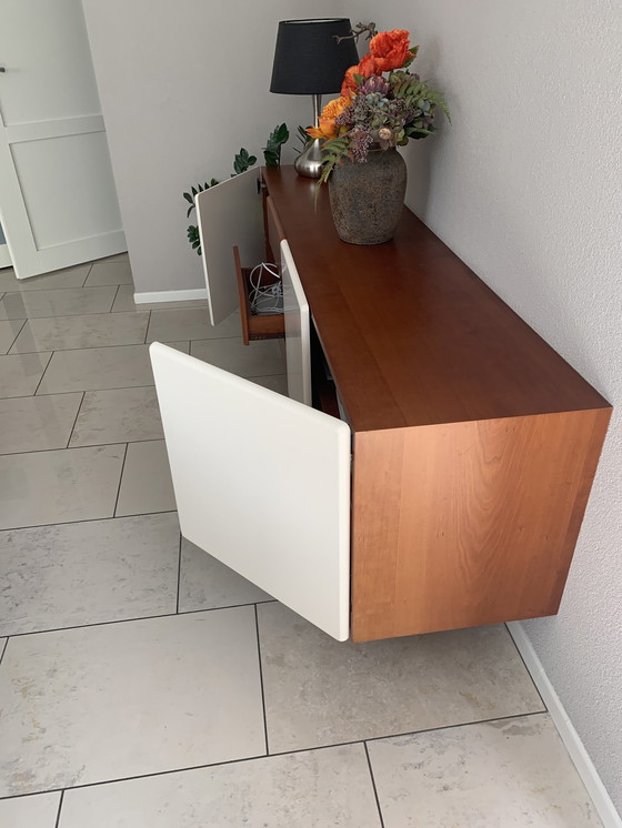 Image 1 of Vintage zwevend dressoir