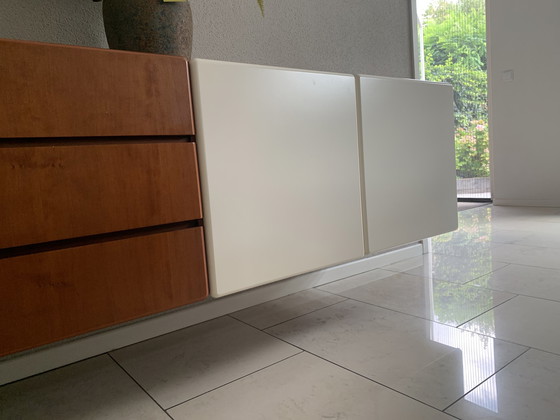 Image 1 of Vintage zwevend dressoir