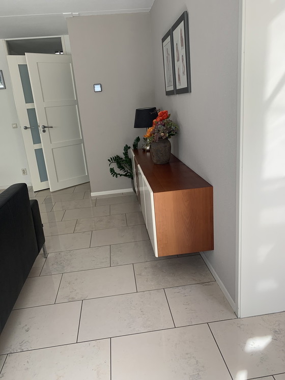 Image 1 of Vintage zwevend dressoir