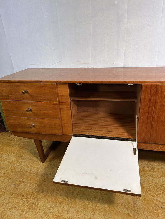 Image 1 of Mid-Century Retro Vintage Teak Dressoir Door Beautility 1960S Dit prachtige Mid Century Teak Dressoir Door Beautility Furniture