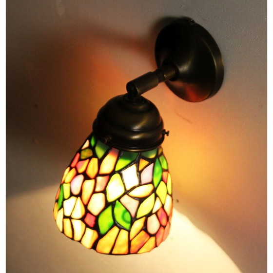 Image 1 of Vintage Tiffany wandlamp in gebrandschilderd glas en tin