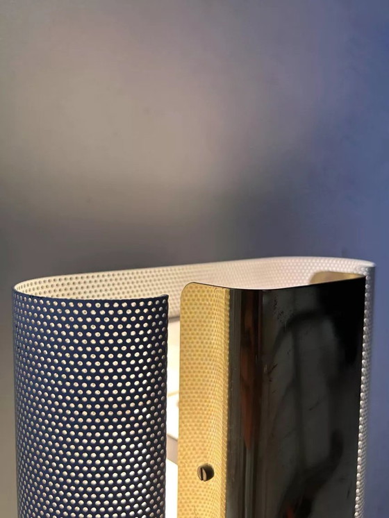 Image 1 of 2X Vintage wandlampen, messing en wit geperforeerd metaal, Hans Agne Jakobsson