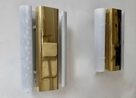 Image 1 of 2X Vintage wandlampen, messing en wit geperforeerd metaal, Hans Agne Jakobsson