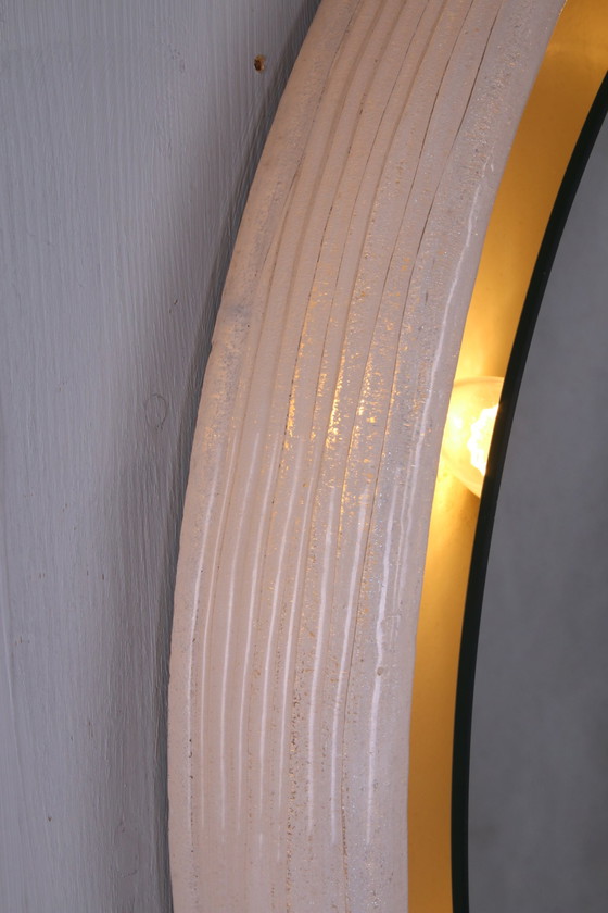 Image 1 of Vintage Ronde Plexiglas Badkamerspiegel met Binnenverlichting.