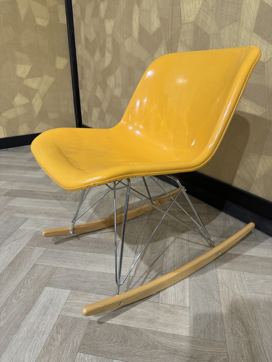 Image 1 of Vintage Houtoku/Artifort rocking chair