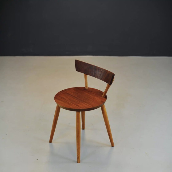 Image 1 of Vintage walnoten bijzetstoel