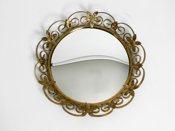 Image 1 of Prachtige hoge kwaliteit mid century messing wandspiegel met convex gebogen spiegelglas