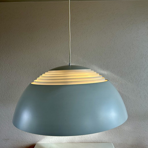 Louise Poulsen Hanglamp door Arne Jacobsen