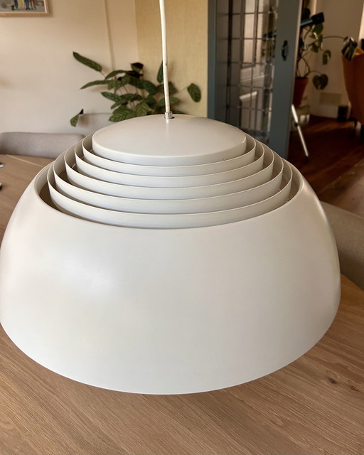 Louise Poulsen Hanglamp door Arne Jacobsen