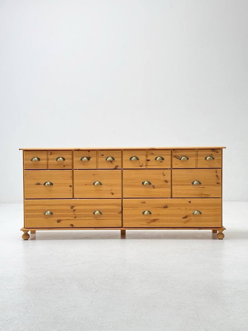 Apothekerscommode, landhuisstijl gemaakt van grenenhout