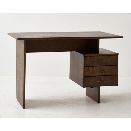 Vintage eikenhouten bureau door Bohumil Landsman, Tsjecho-Slowakije 1970