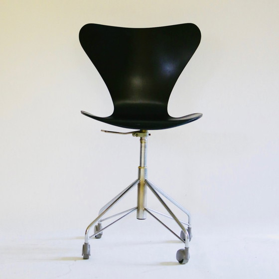 Image 1 of Arne Jacobsen Bureaustoel Piétement Secrétaire Ed Fritz Hansen