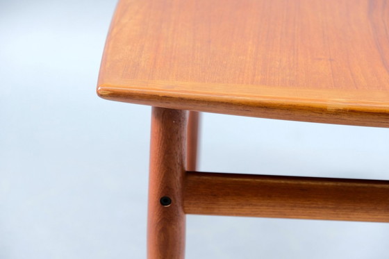 Image 1 of Vintage Deense vierkante teakhouten salontafel, jaren 60