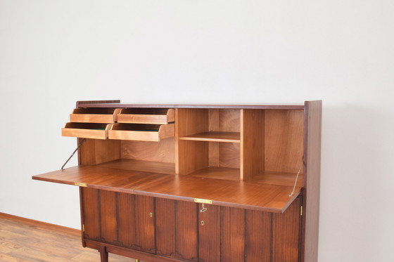 Image 1 of Mid Century Noorse teakhouten hoge plank, 1960S.