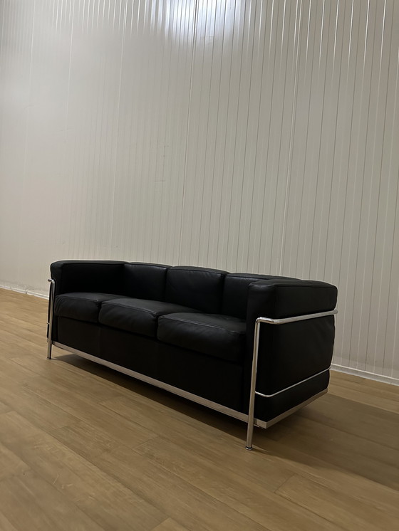 Image 1 of Cassina Lc2 Le Corbusier 3-Zitsbank