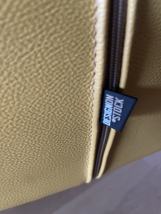 Image 1 of Design On Stock Model Gola Gerard Van Den Berg