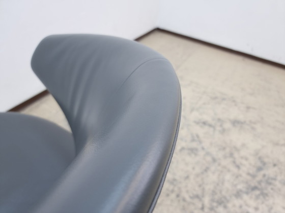 Image 1 of Cassina Aki Biki stoel design leren fauteuil draaifauteuil