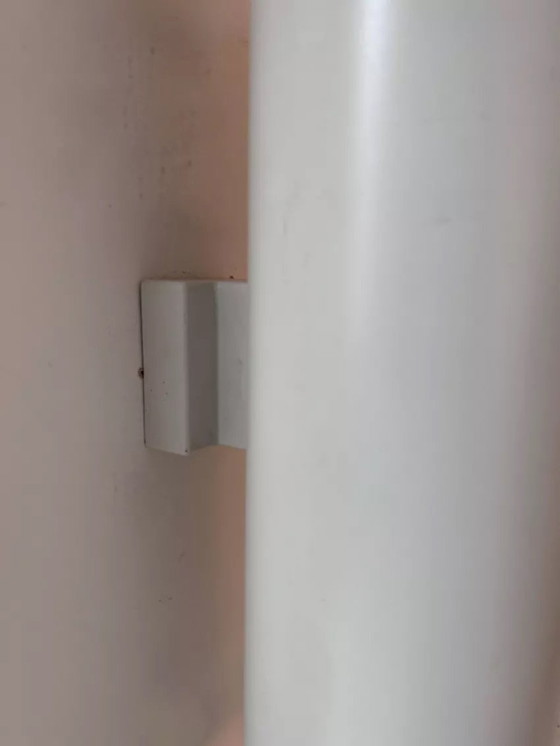 Image 1 of 2X Vintage cilindervormige wandlamp, mat wit metaal, Duitsland Erco 1976