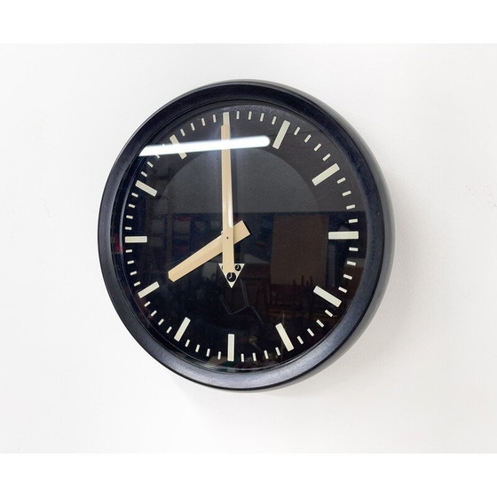 Image 1 of Vintage plastic en glazen wandklok van Pragotron, Tsjecho-Slowakije 1990