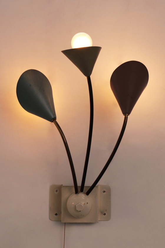 Image 1 of Vintage Wandlamp met 3 Lampjes - Messing Metaal,1960 Denemarken