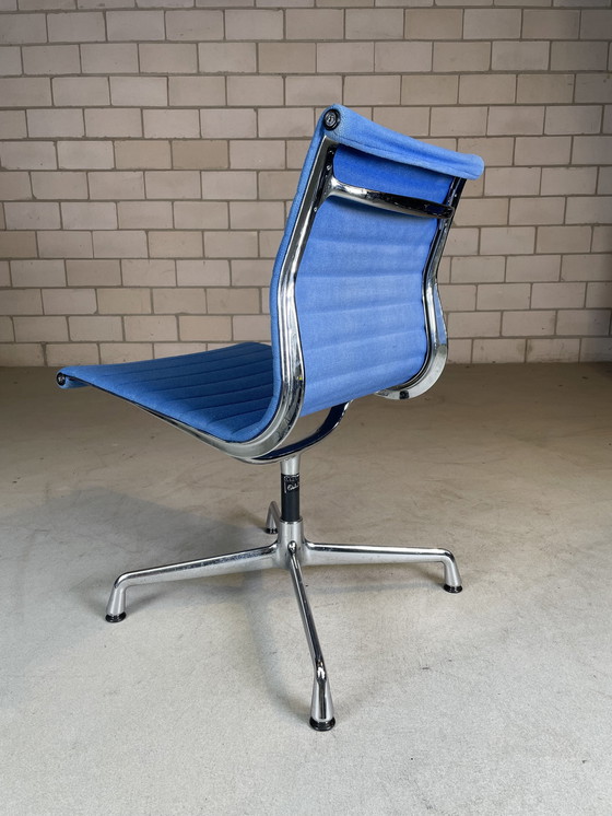 Image 1 of 4X Vitra Eames Ea105 Blauw