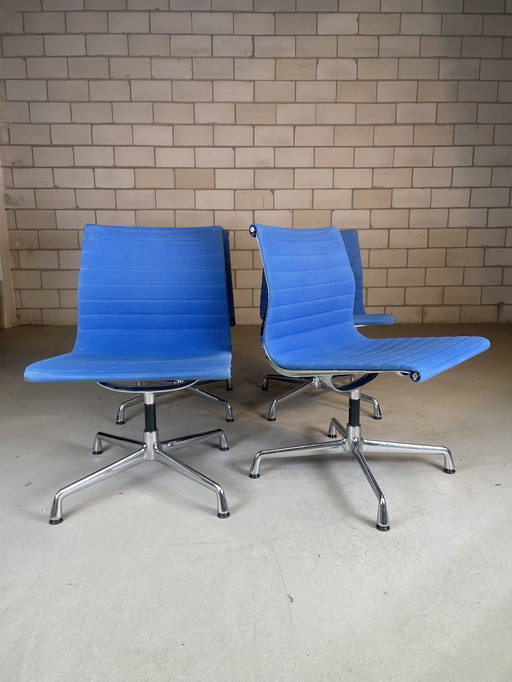 4X Vitra Eames Ea105 Blauw