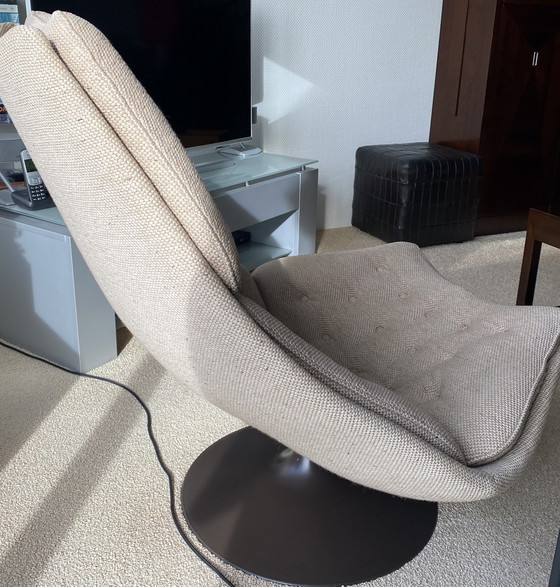 Image 1 of Artifort fauteuil 588