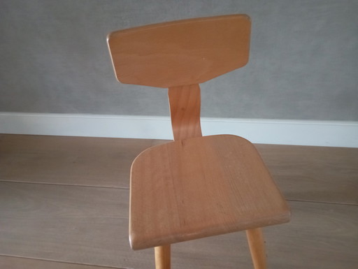 Vintage houten kinderstoeltje